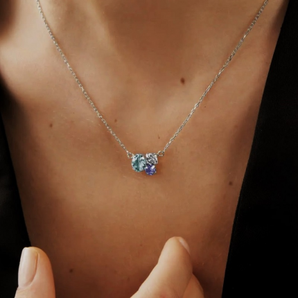 COLAR PRATA RODEADA VICTÓRIA CRUZ 